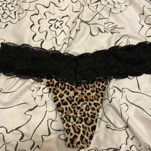 VS Pink leopard print thong